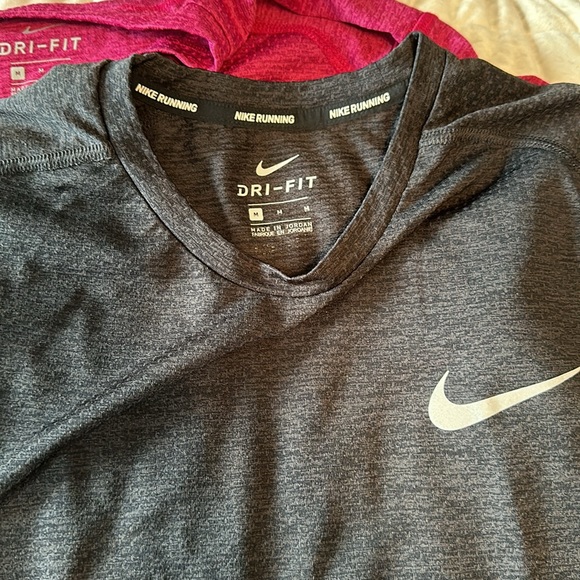 Nike Running Shirts - Picture 4 of 4
